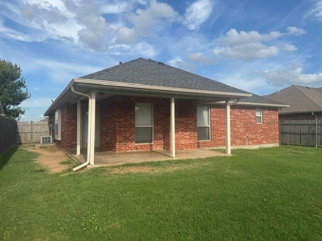 Building Photo - 1405 Sunrise Dr