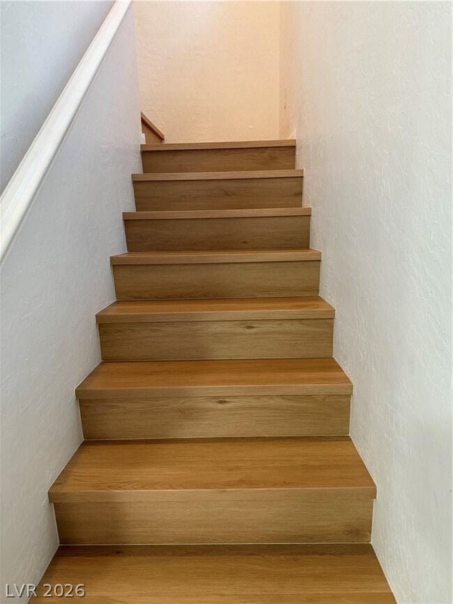 Building Photo - 690 Calamus Palm Pl