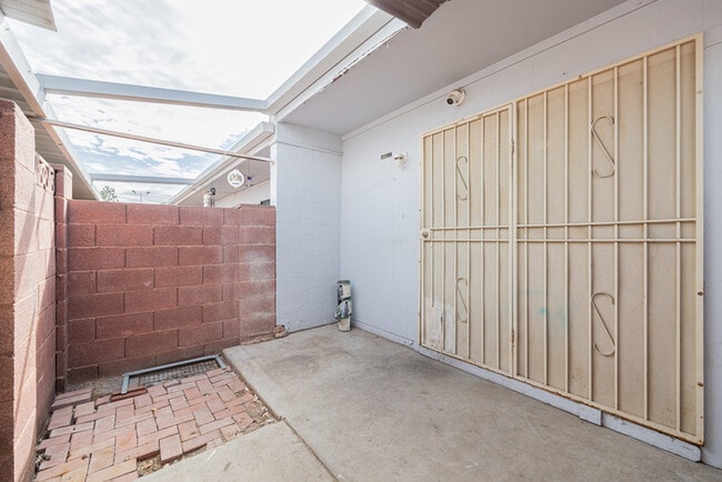 Building Photo - 6822 N 35th Ave