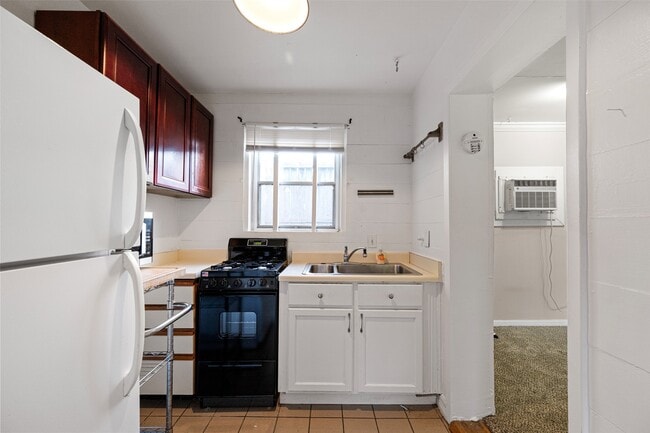 Building Photo - 2501 Dorrington St