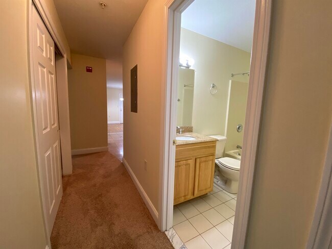 Building Photo - 99 S Mammoth Rd