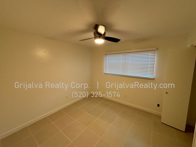 Building Photo - MOVE IN SPECIAL! Remodeled 4 Bed, 2 Bath E...