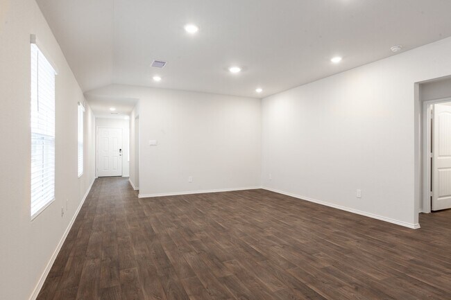 Building Photo - Harvest Creek Home Available for August Move-In!