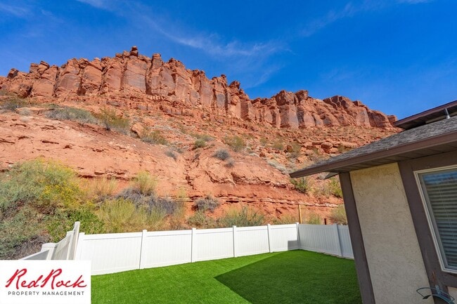 Building Photo - 3 Bedroom Home with Red Rock Views and Community Pool