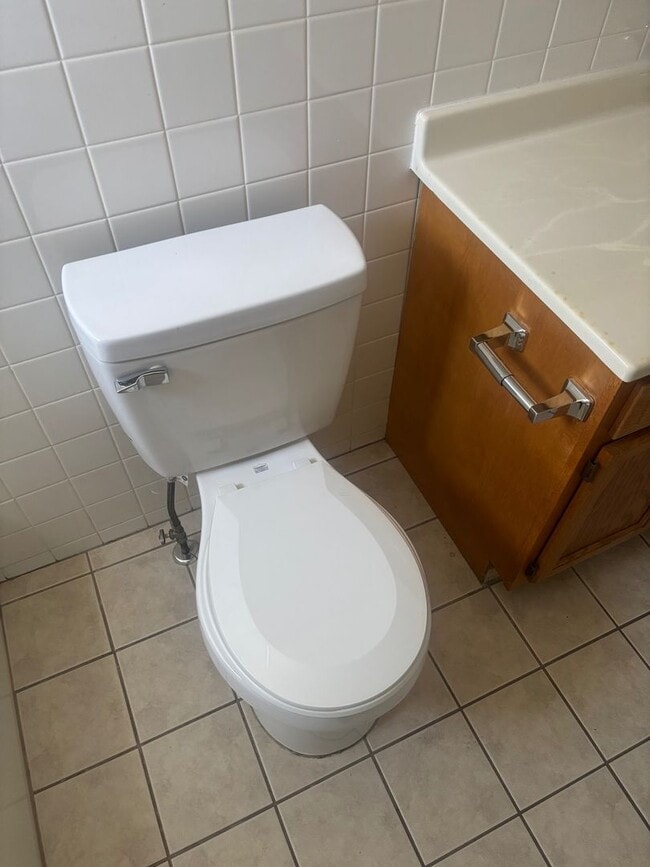 Building Photo - Charming 2-Bedroom Property in Prime Location