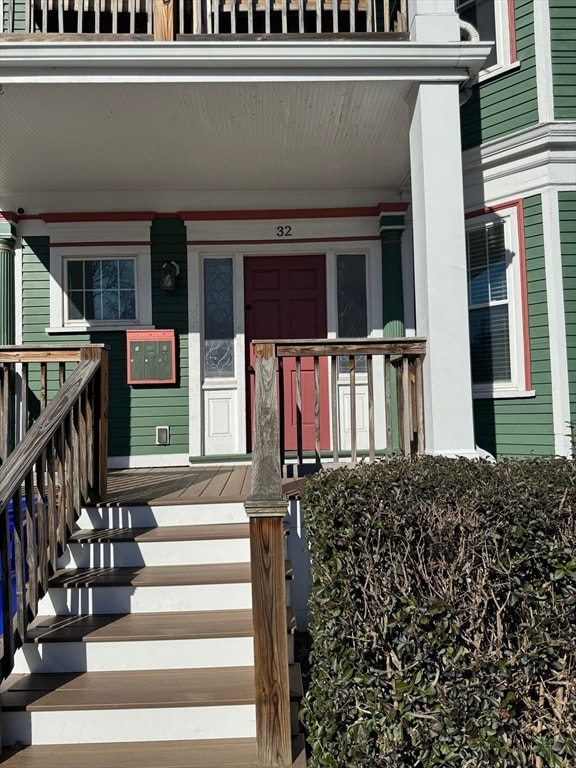 Building Photo - 32 Roseclair St