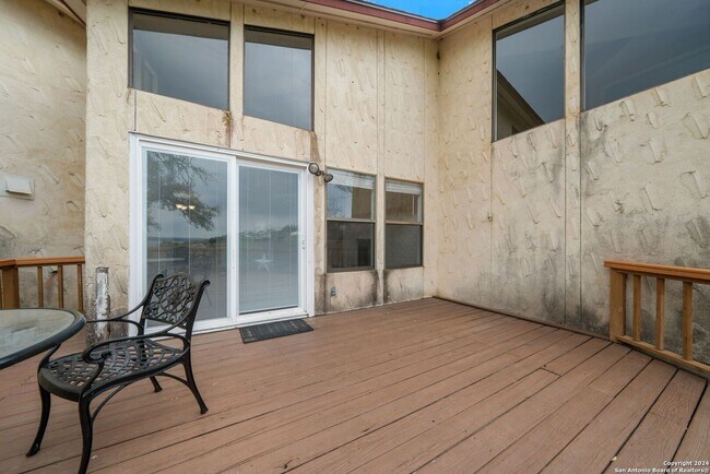 Building Photo - Hill Country Retreat