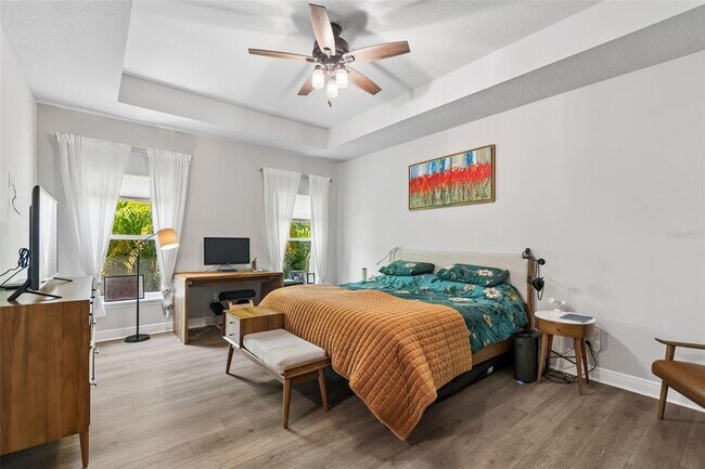 Building Photo - 213 S Albany Ave