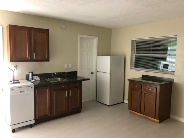 Kitchen - 4991 SW 27th Ave