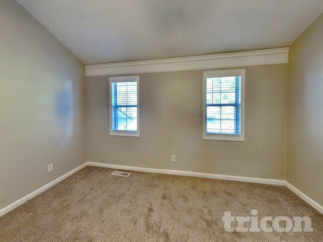 Building Photo - 3721 Cherokee Overlook Dr