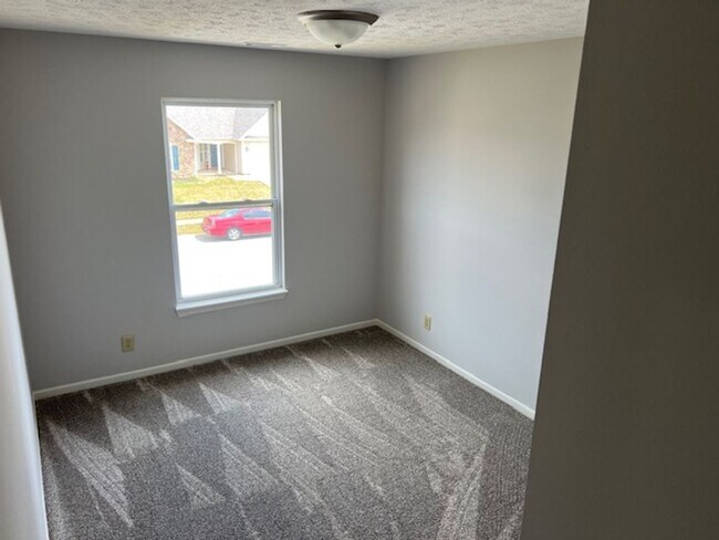 Building Photo - 218 Equestrian Dr