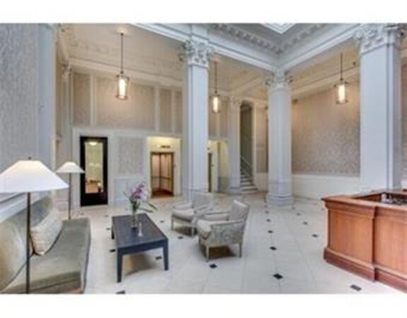 Building Photo - 21 Beacon St