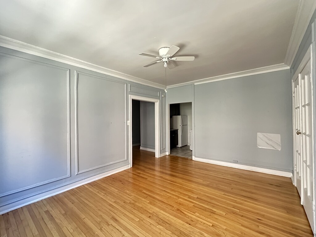 Building Photo - 1369 W Estes Ave