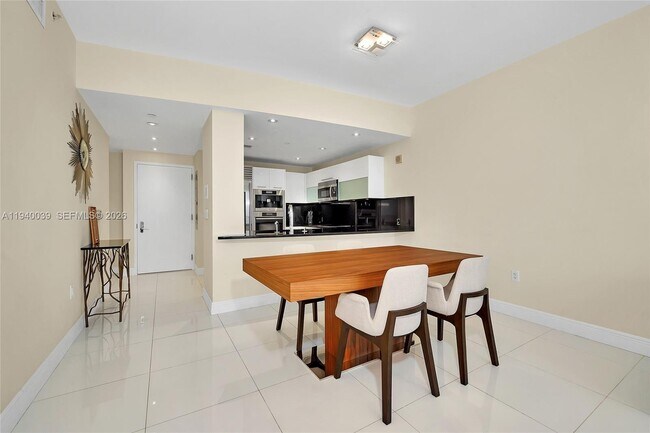 Building Photo - 17121 Collins Ave