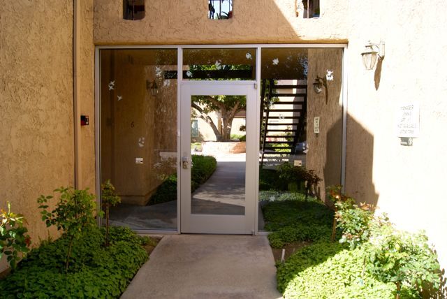 Building Photo - 1005 W Duarte Rd