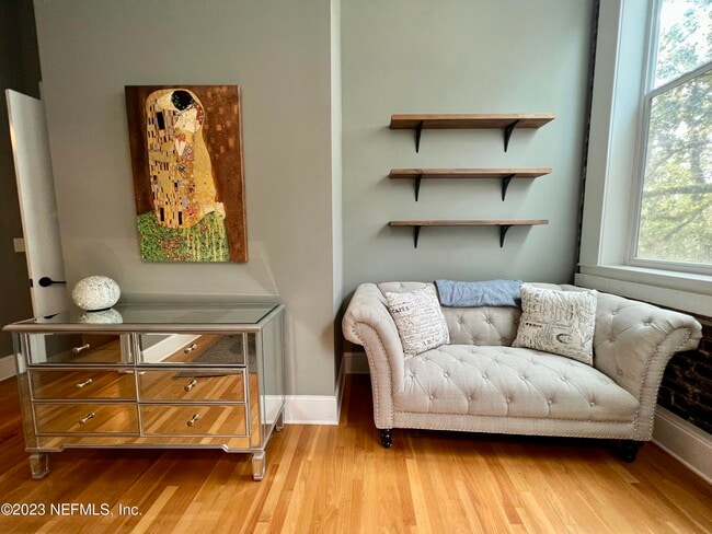 Building Photo - 2525 College St