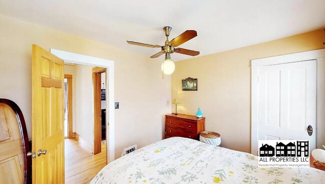 Building Photo - 3286 Meade St