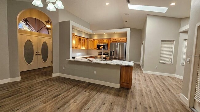 Building Photo - 18720 Oak Way Dr
