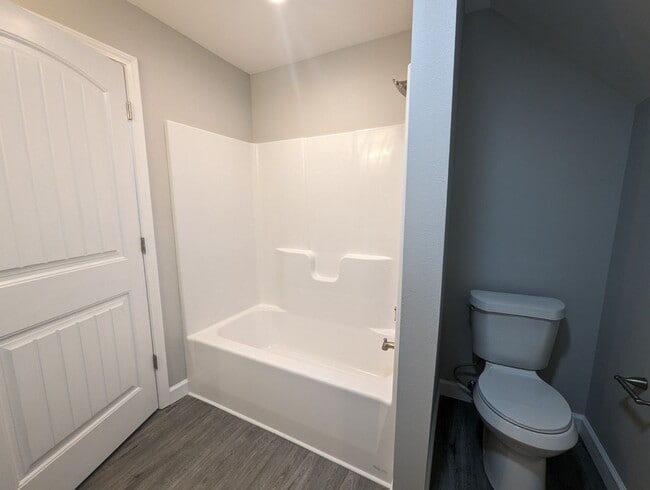 Building Photo - 1 Bedroom • 1 Bath Duplex on 23rd Street!