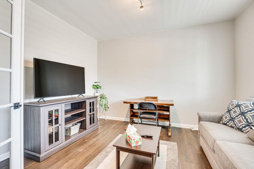 Building Photo - 778 S 10th St