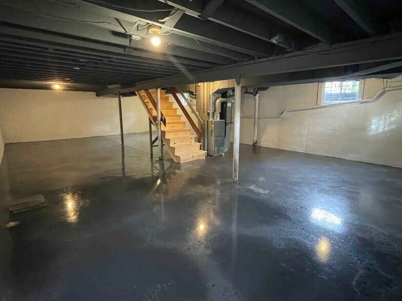 Building Photo - 3811 E 107th Ter