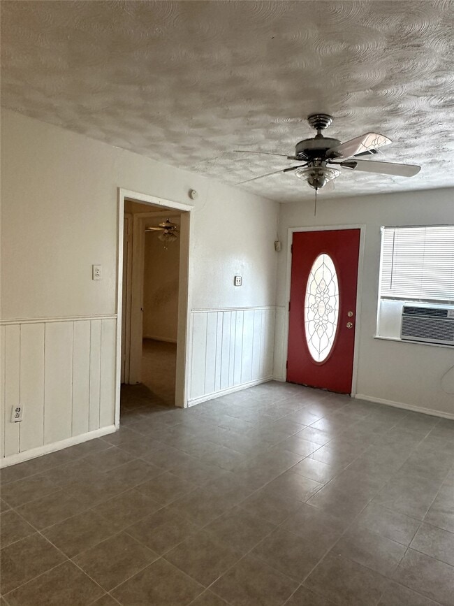 Building Photo - 4418 Ludwig Ln