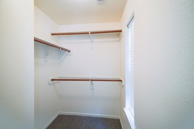 Building Photo - 11606 Canyon Woods Dr