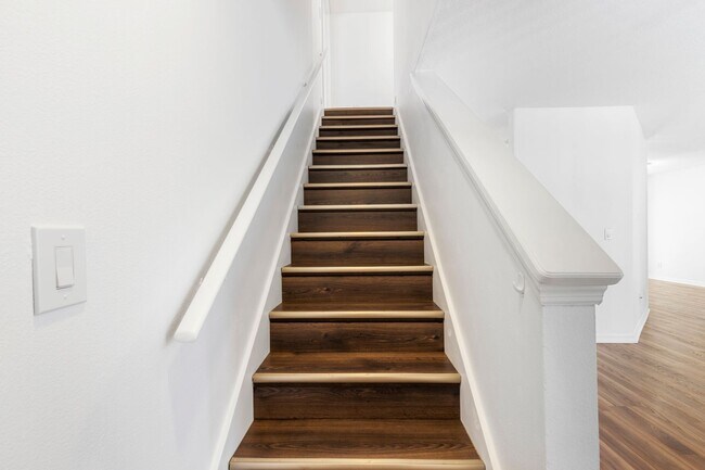 Building Photo - Charming Renovated 4BR/3BA Single Family Home