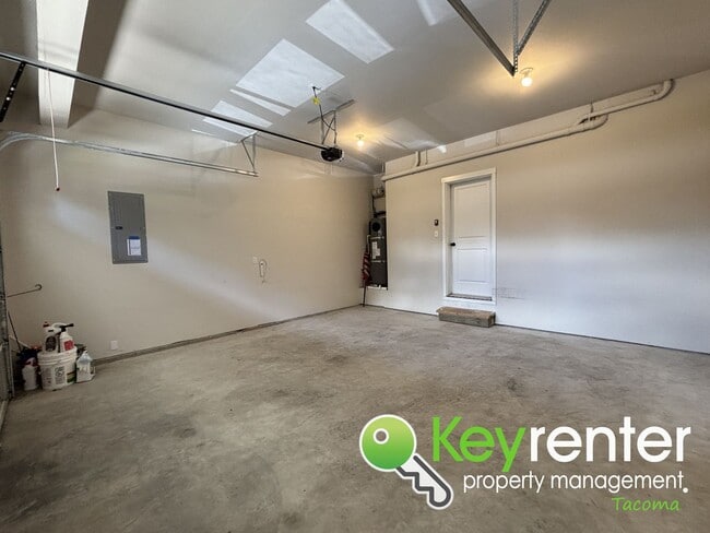 Building Photo - Stylish 4-Bedroom Home with Finished Basem...