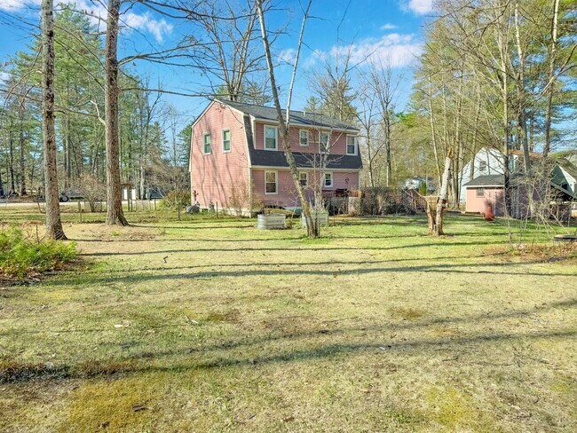 Building Photo - 60 Evergreen Ave