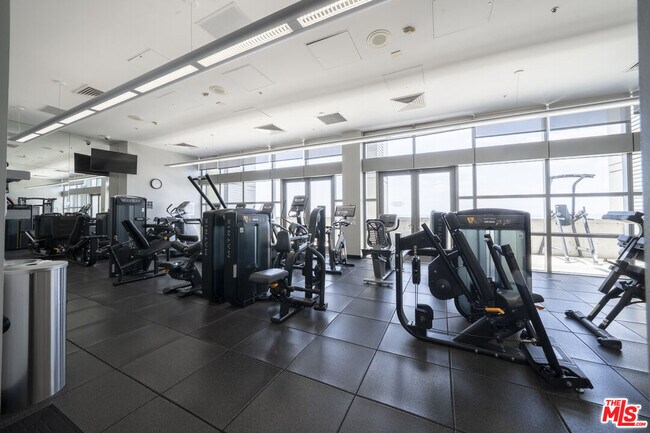 Building Photo - 1155 S Grand Ave