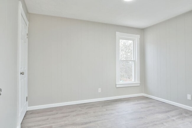 Building Photo - RENTALS AVAILABLE IN NILES