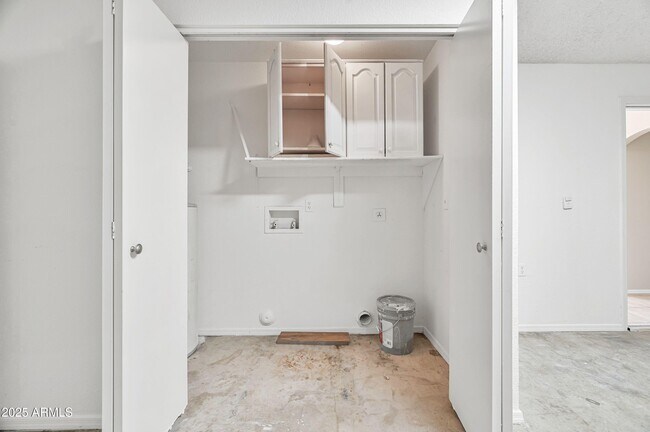 Building Photo - 8833 W Puget Ave