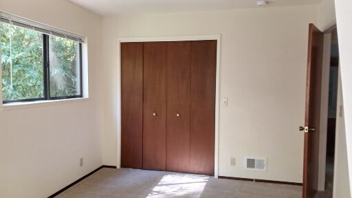 Building Photo - 10483 Woodside Dr