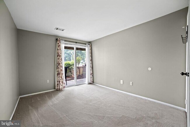 Building Photo - 1058 Norwood Ct