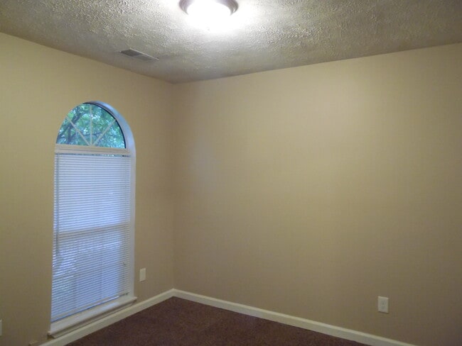 Building Photo - 1232 Pleasant Ridge Dr