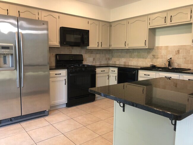 Building Photo - 4506 Adelphi Ln