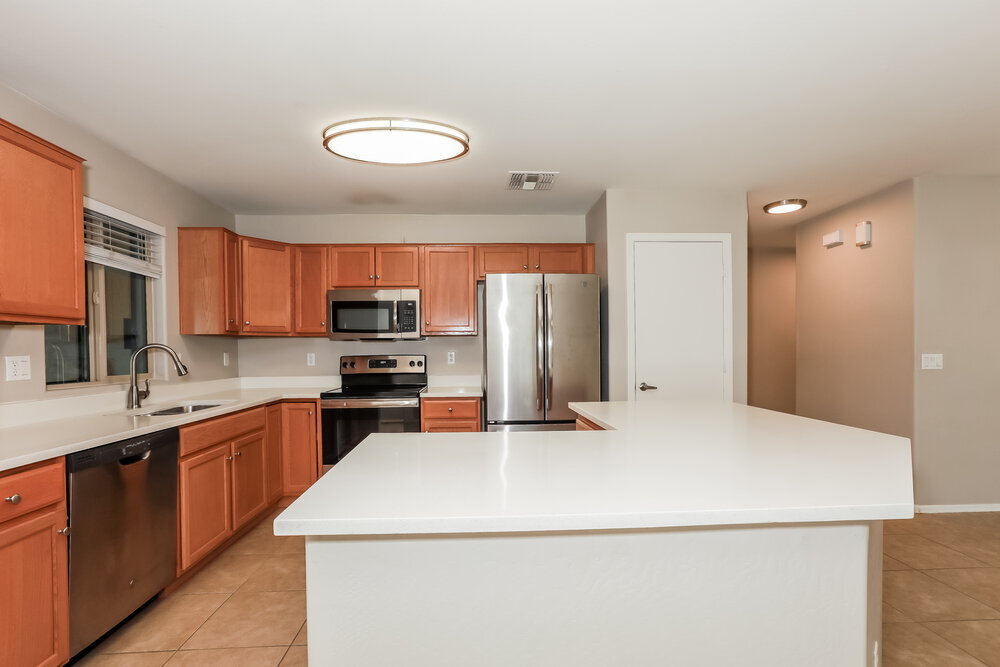 Building Photo - 2541 S De Soto Rd