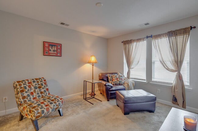 Building Photo - 2001 Laycock Ln