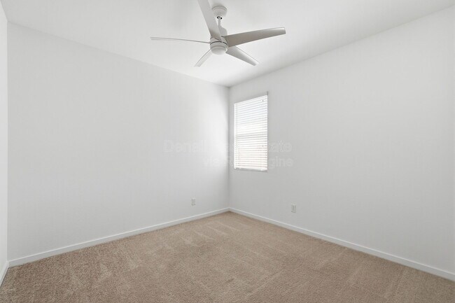 Building Photo - 13300 N 141st Ln