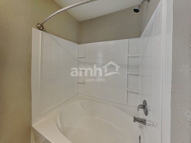 Building Photo - 5793 Amber Ln