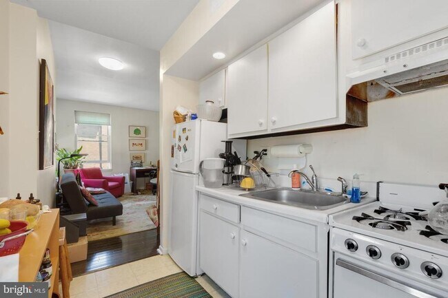 Building Photo - 2137 Spruce St