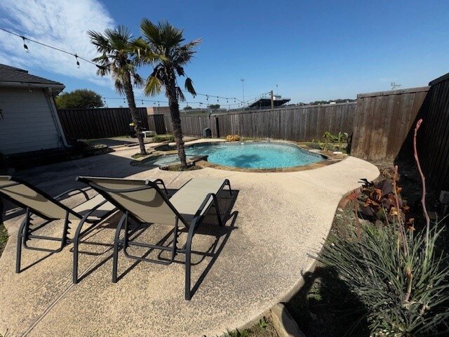 Building Photo - 2501 Redfield Dr