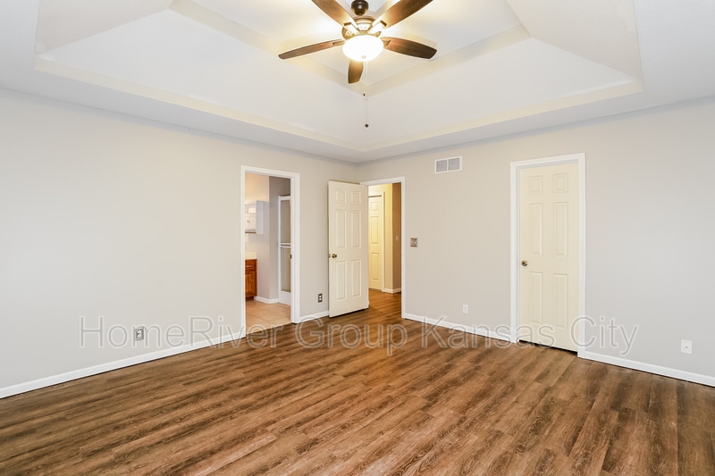 Building Photo - 3806 Lexington Ct