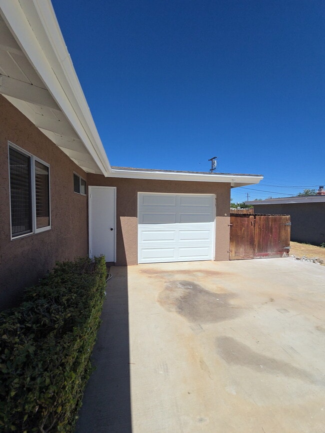 Building Photo - 15224 Las Piedras Dr