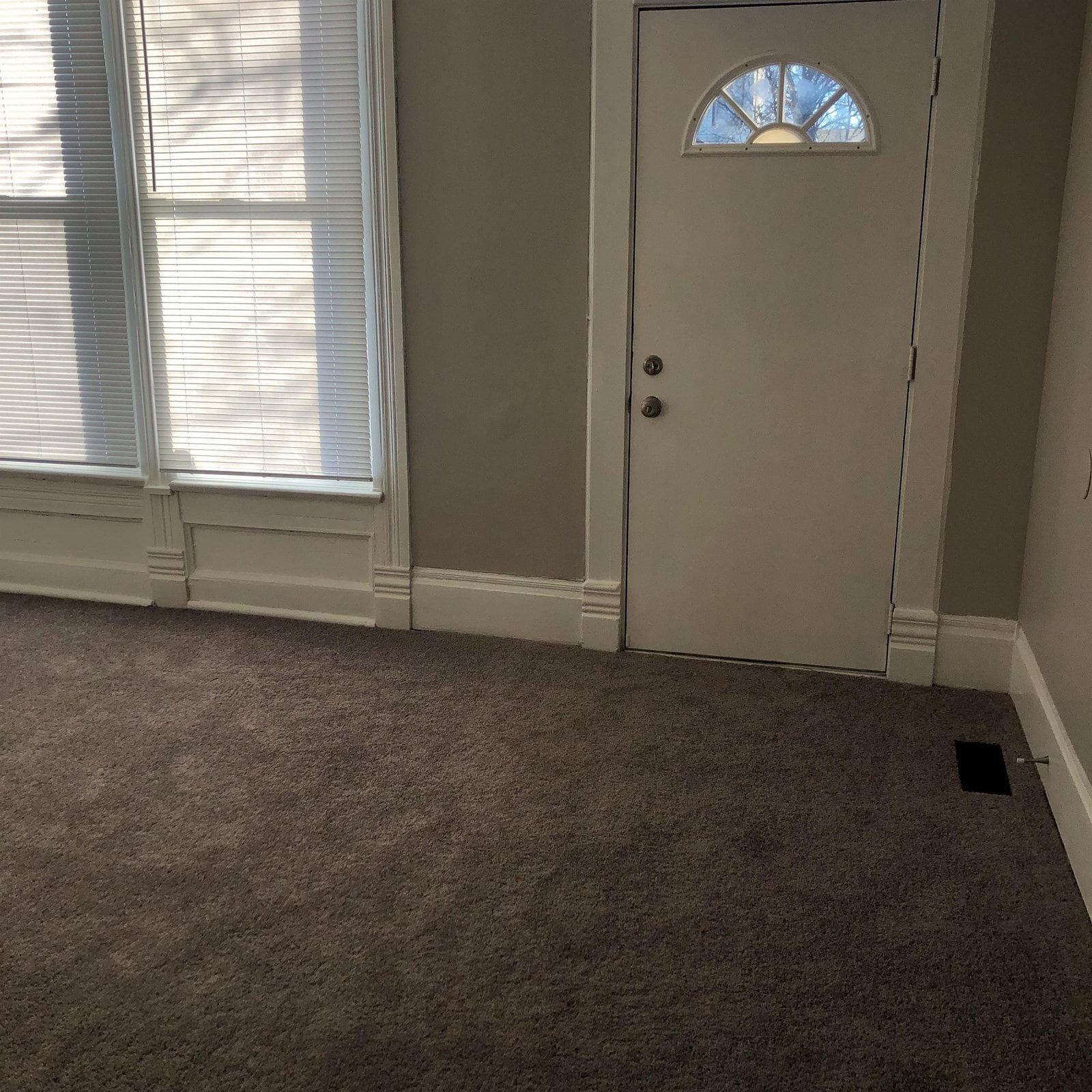 Building Photo - 2327 Duncan St