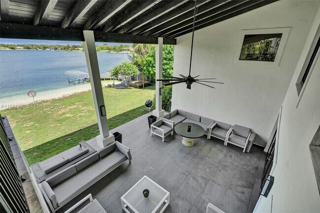 Building Photo - 13724 SW 92nd Ct