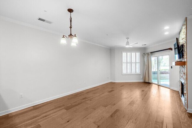 Building Photo - Waterfront Living at Its Finest - Beautifully Remodeled 3BR/2BA, 1st Floor, End Unit Condo on Lak...