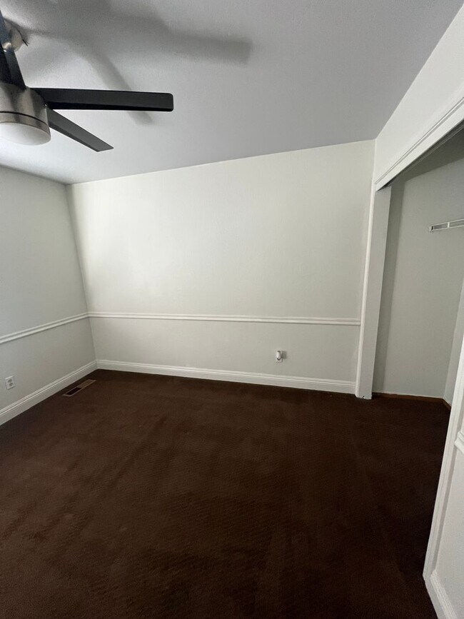Building Photo - 3 bedroom, 2 bathroom, 1447 Sq Ft