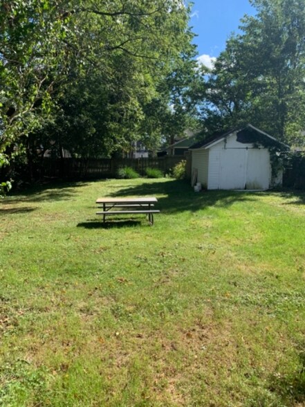 Building Photo - 2467 3rd St